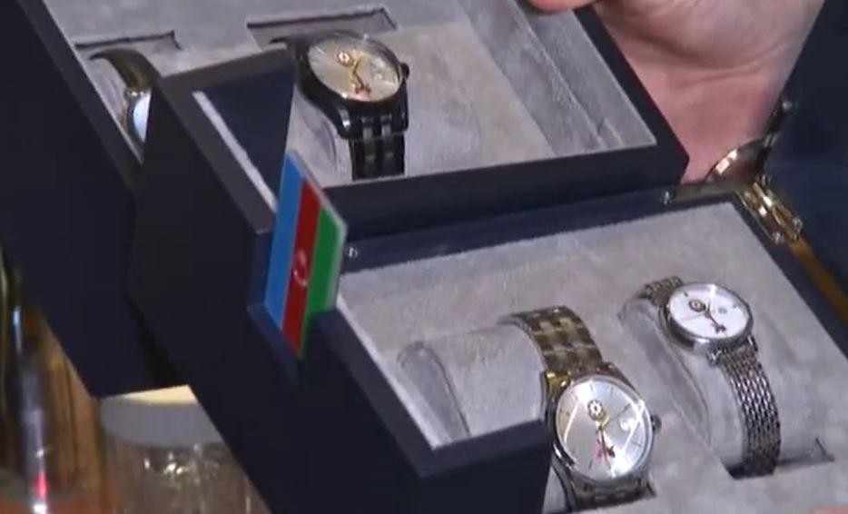 Ərdoğan İlham Əliyevə üstündə Xarıbülbül təsviri olan saatlarhədiyyə etdi (FOTO)