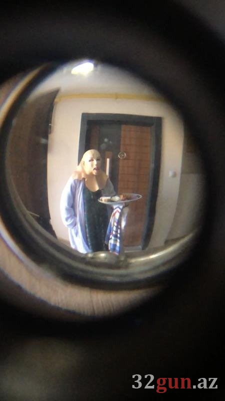 Qəribə hadisə -Yaşlı qadın üzünə qorxunc maska taxıb, qonşuların qapısını döydü... (VİDEO + FOTO)