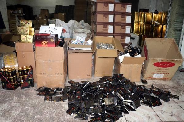 Polisdən qəfil basqın: İş başında tutuldular - Hissləri oyadan şokoladdan yeyib.../ FOTOLAR