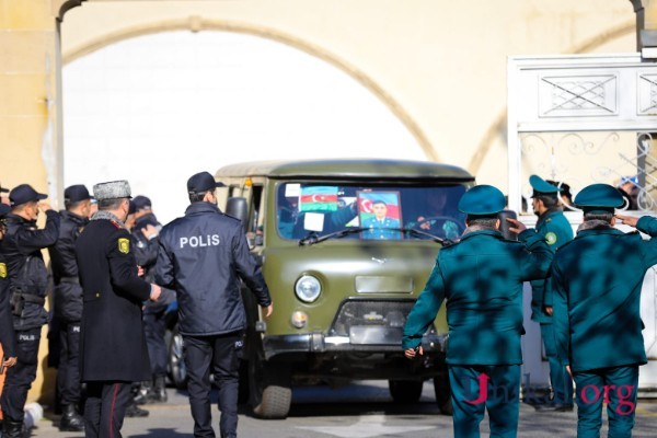 Şəhidlərlə vida mərasimi keçirilir- VİDEO (FOTOLAR)