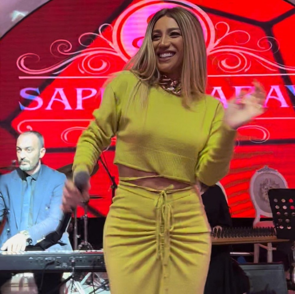 Röyanın Nadirin oğlunun toyuna geyindiyi bahalı libasın qiyməti- FOTO