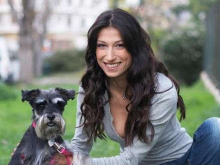 SON DƏQİQƏ! Məşhur müğənni evində ölü tapılıb- FOTO