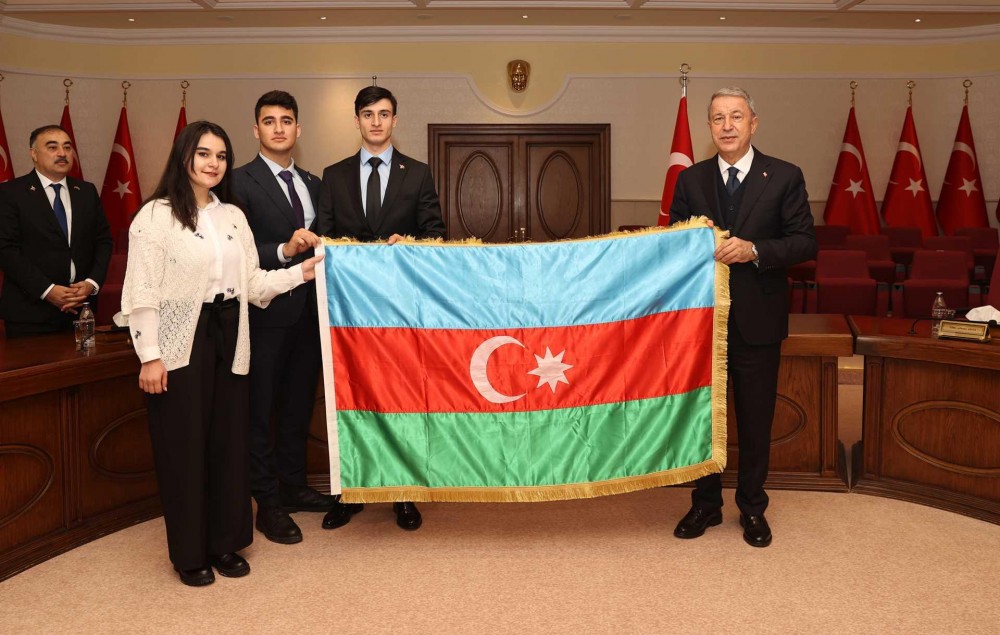 Hulusi Akar şəhid Valeh Məmiyevin ailə üzvləri iləGÖRÜŞDÜ (FOTOLAR)