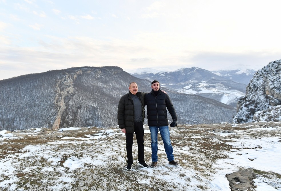 İlham Əliyev ailəsi iləŞuşada (FOTOLAR)