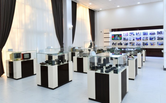 İlham Əliyev AZƏRTAC-ın yeni binasında- FOTOLAR (YENİLƏNİB)