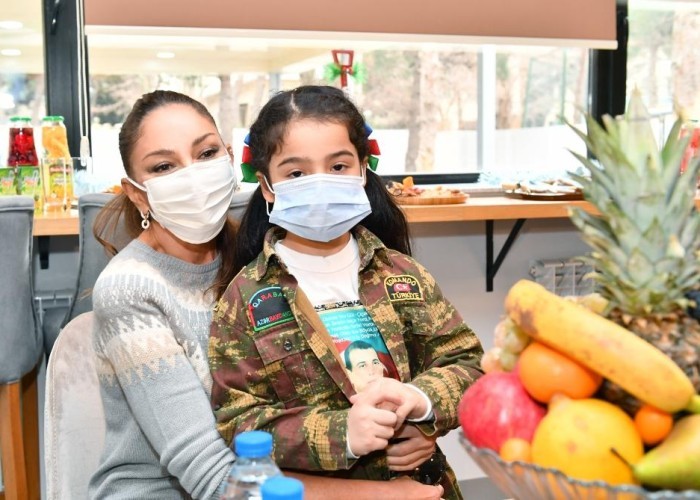 Mehriban Əliyeva qızları ilə açılışda- FOTOLAR