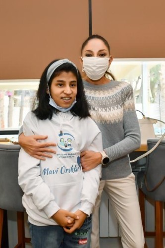 Mehriban Əliyeva qızları ilə açılışda- FOTOLAR