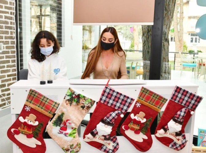 Mehriban Əliyeva qızları ilə açılışda- FOTOLAR