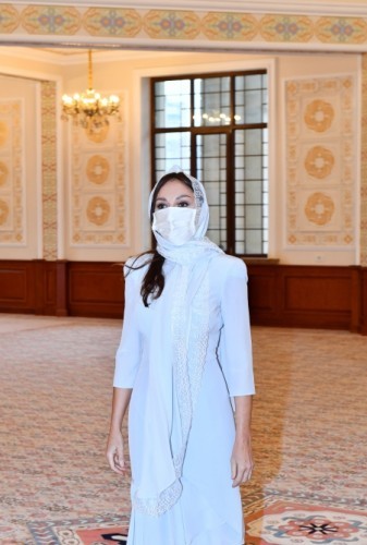 İlham Əliyev və Mehriban Əliyeva “Xanım Fatimeyi Zəhra” məscidində- FOTOLAR