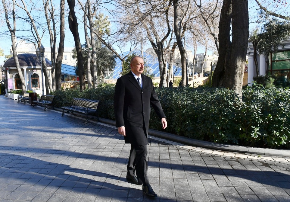Prezident Hacı Zeynalabdin Tağıyevin abidəsinin açılışında iştirak etdi(FOTO/YENİLƏNİB)