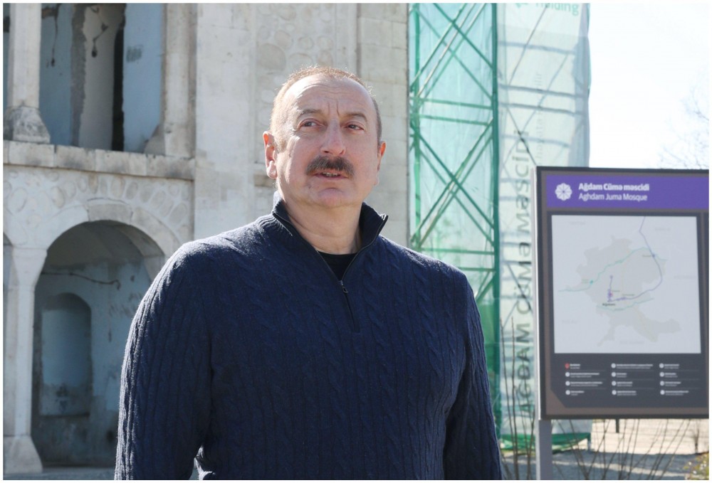 İlham Əliyev və birinci xanım Ağdam Cümə məscidində bərpa işlərinin gedişi ilə tanış olublar- FOTOLAR