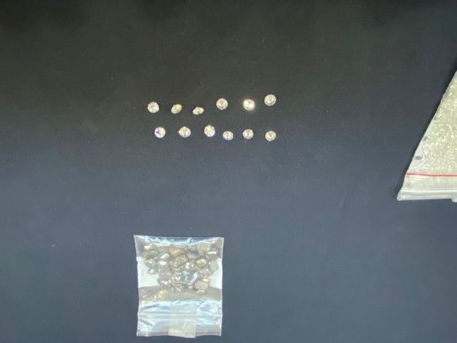 Ərəbistandan gələn şəxs 10 milyonluq brilyantı ölkəyə keçirmək istədi- Görün necə (FOTOLAR)