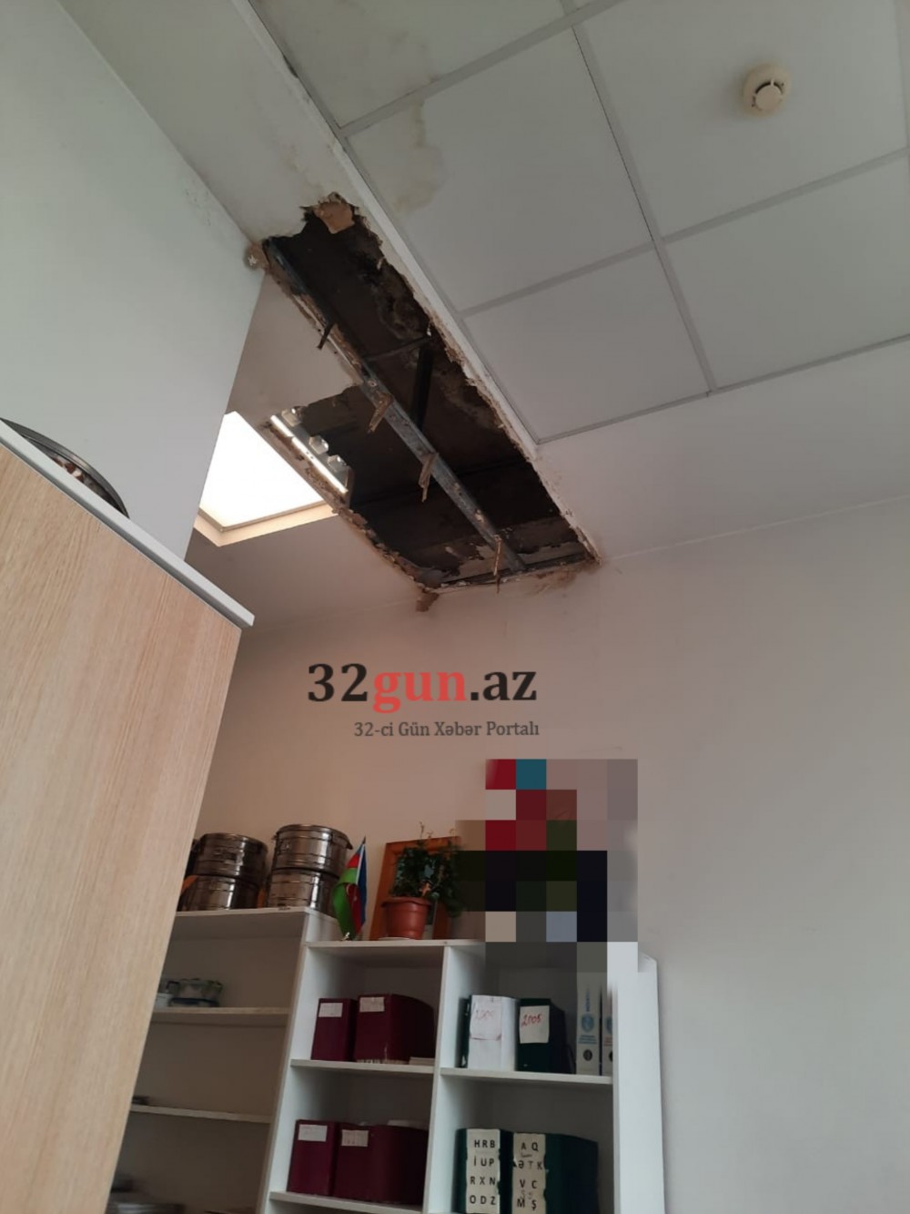 Poliklinikanın tavanı çökdü- Təmir edən yoxdur (FOTOLAR)