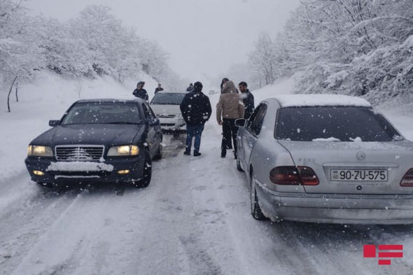 DYP-dən XƏBƏRDARLIQ- Yollar bağlanıb (FOTOLAR)