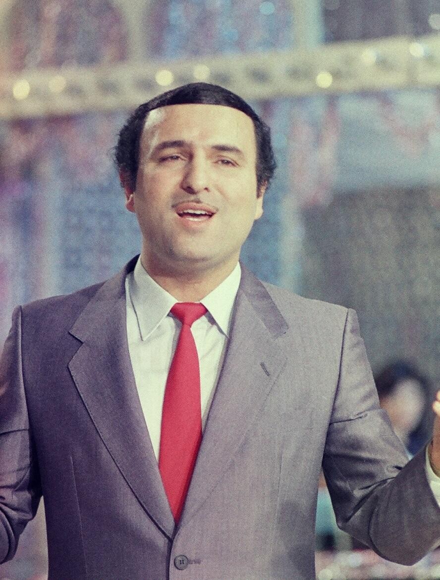 Öləcəyi günü əvvəlcədən bildi, efirlərə çıxışı qadağan olundu,oxuduğu mahnılara görə həbs edildi...