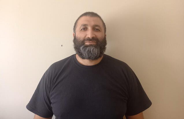 Mağazadan şampun oğurlayan kişini döyüb videoya çəkdilər- FOTO+VİDEO