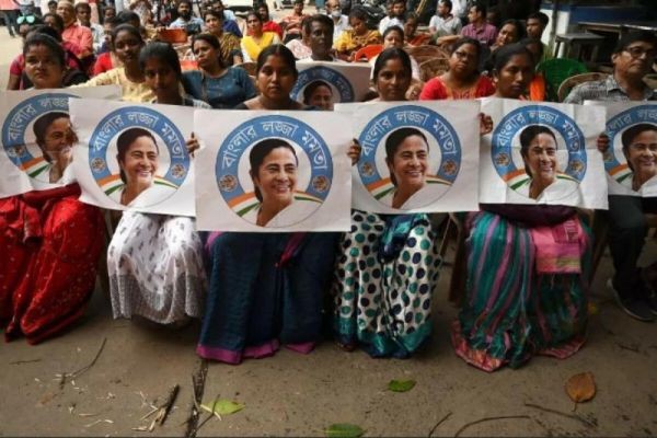 Xanım deputat həbs edildi:Peyğəmbəri təhqir edibmiş