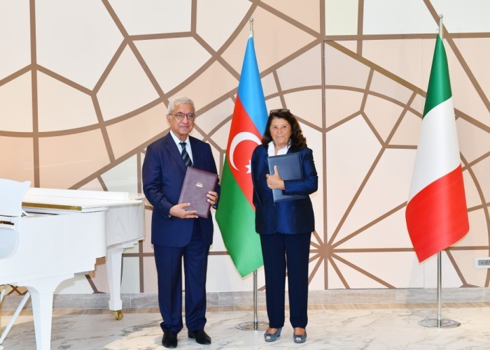 İtaliyada sənədlərin mübadiləsi mərasimi keçirilib(FOTOLAR)