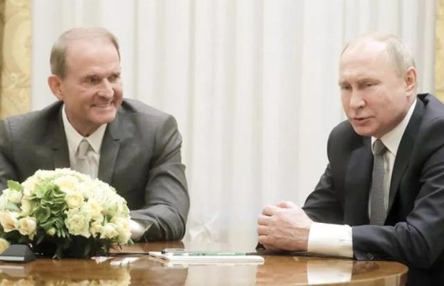 Putinin SİRRİ AÇILDI:Ukraynadan görün kimi istəyirmiş (FOTO)