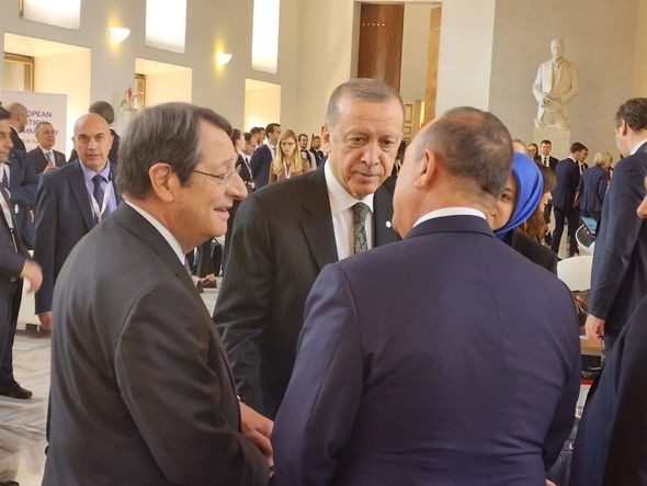 Əliyev, Ərdoğan və Paşinyan Praqada birgəmüzakirə apardı (FOTO/VİDEO)