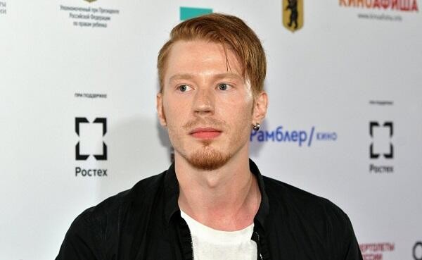 Xalq artistinin nəvəsicəbhəyə çağırıldı