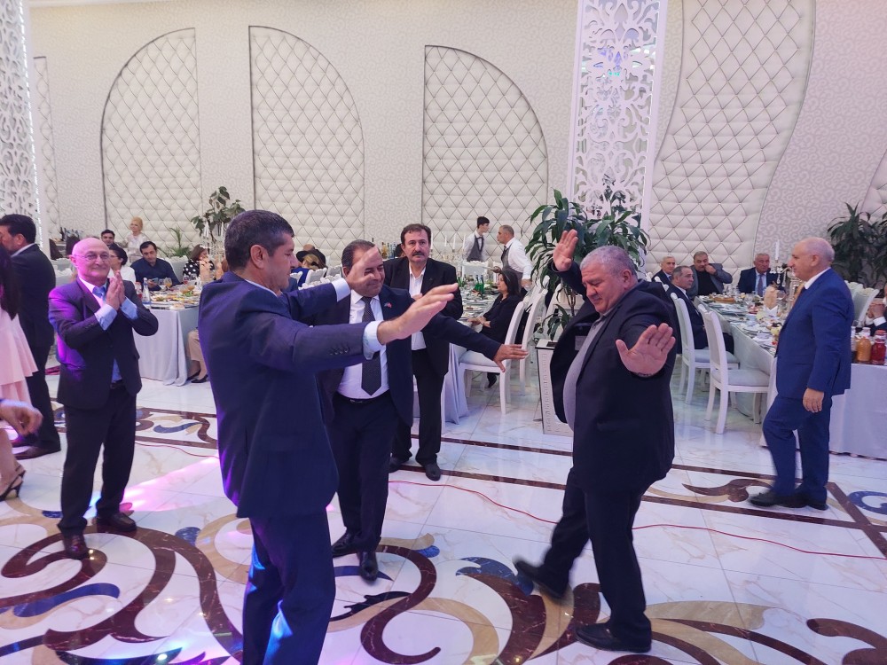 Şəmistan Əlizamanlının oğlunun toyu oldu(FOTOLAR)