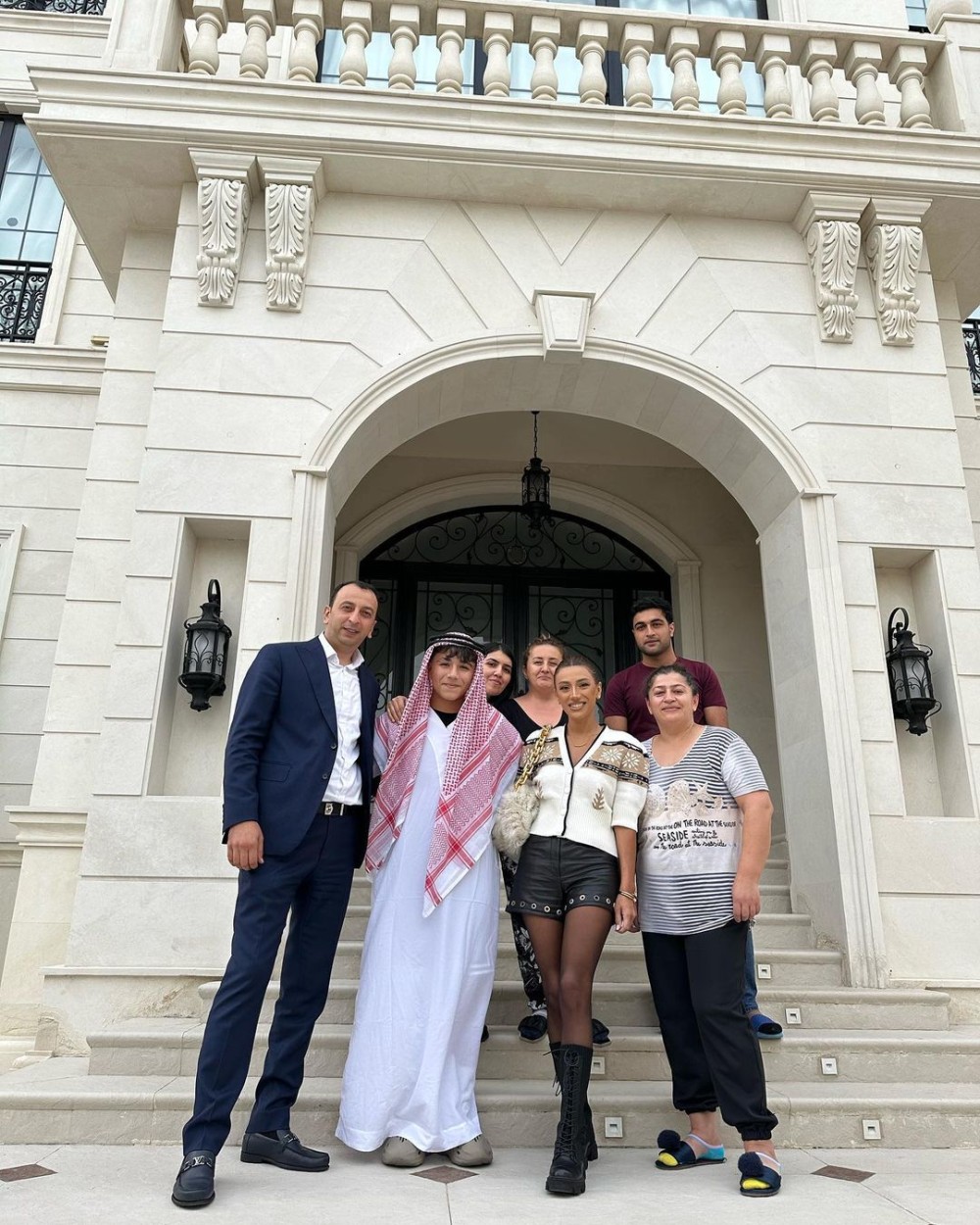 Röya Ayxanın oğlu Hüseynlə yeniFOTOLARI