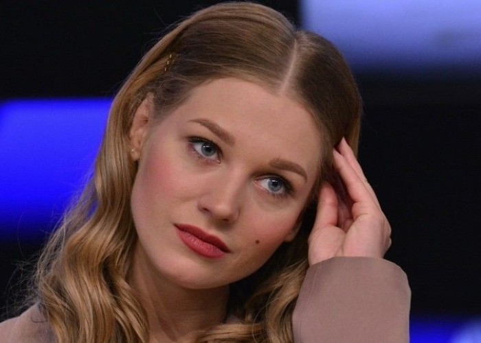 Tanınmış jurnalist ölkədənqaçdı - FOTO