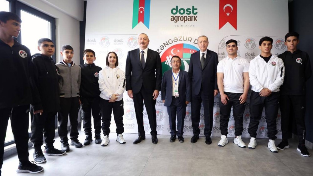 Əliyev ştanq qaldırdı - Ərdoğan və üçqat olimpiya çempionutəəccübünü gizlədə bilmədi (VİDEO)