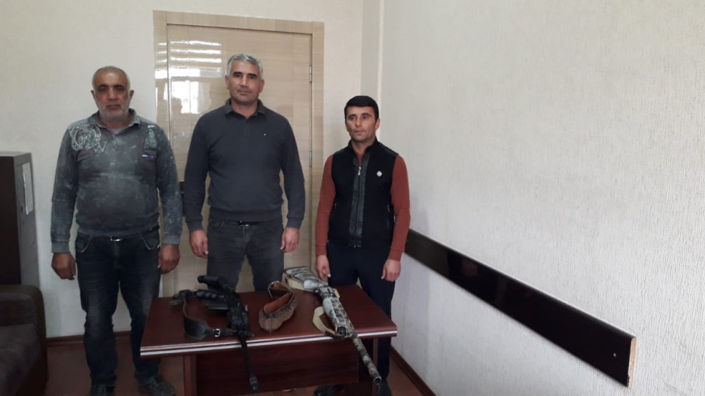 Azərbaycanda İNSİDENT:polis atəş açıb saxladı (FOTO)