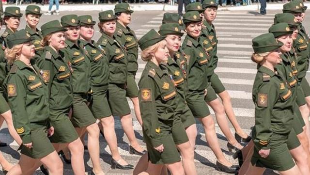 Putin əmr VERDİ- bu qadınlar cəbhəyə göndərilir (FOTOLAR)