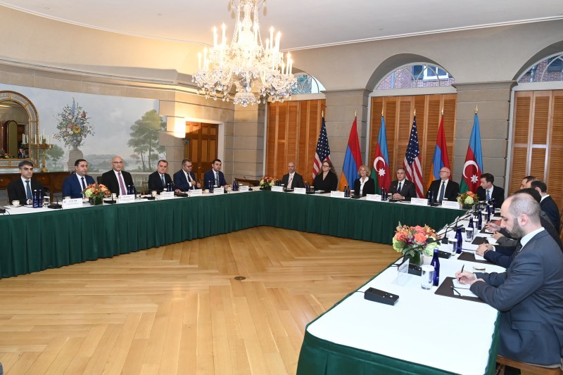 XİN-dən Vaşinqton görüşülə bağlıAÇIQLAMA - FOTO