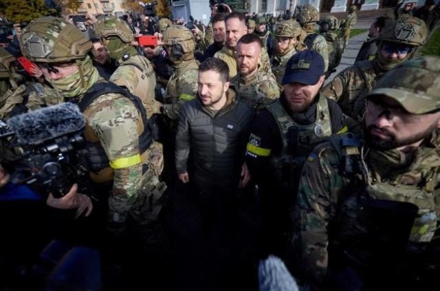 Ukrayna ordusu Xersonu GERİ QAYTARDI- Zelenski azad edilmiş şəhərə GETDİ