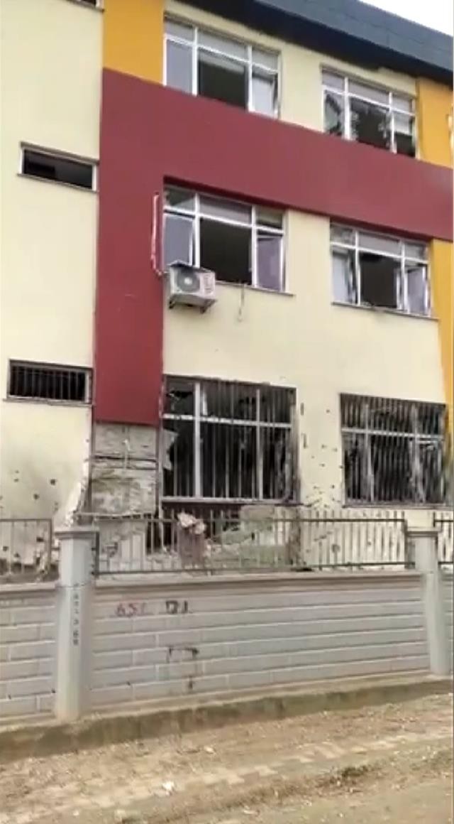 Türkiyədə raketlə vurulan məktəbdənGÖRÜNTÜLƏR: Ölən və yaralılar var (FOTOLAR)