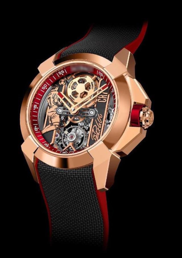 Ronaldonun fotosundakı sirr- Taxdığı saatda görün nə gizlənirmiş (FOTO)