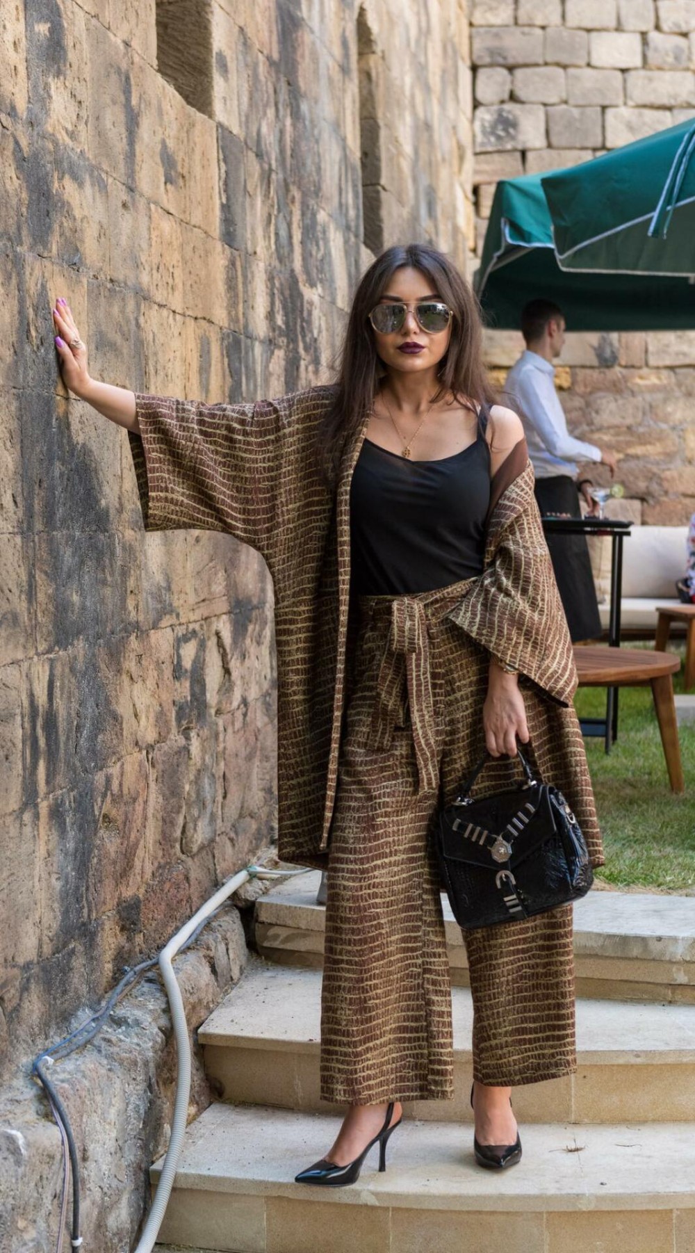 Aparıcı od püskürdü:Vətənpərvər olmaq məcburi deyil - FOTO