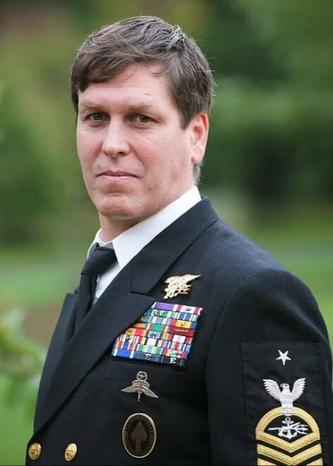 Cinsiyyət dəyişdirən hərbçi peşimandır:Yenidən kişi olmaq istəyir