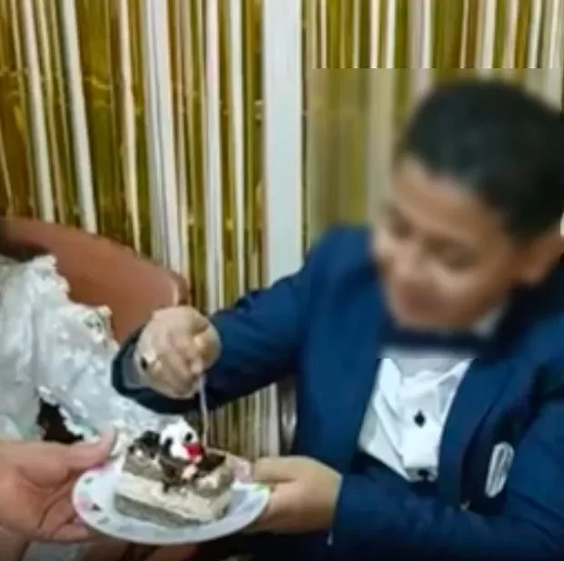 10 yaşlı qızı 12 yaşlı əmisi oğluna nişanladılar- FOTOLAR