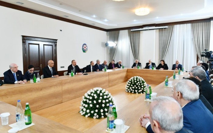 İlham Əliyev Qərbi Azərbaycan İcmasının binasında -FOTOLAR (YENİLƏNİB)