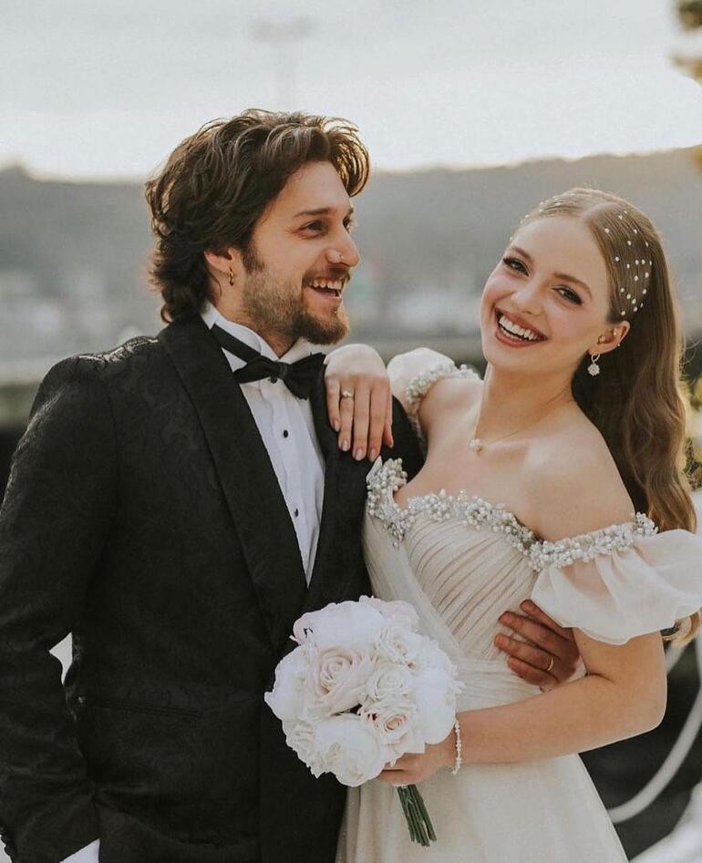 2 ay əvvəl xaricdə evlənən cütlükvillada yenidən toy etdi (FOTO)