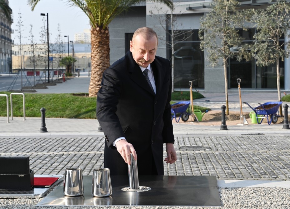 İlham Əliyev Ağ Şəhərdə təməlqoyma mərasimində- FOTOLAR