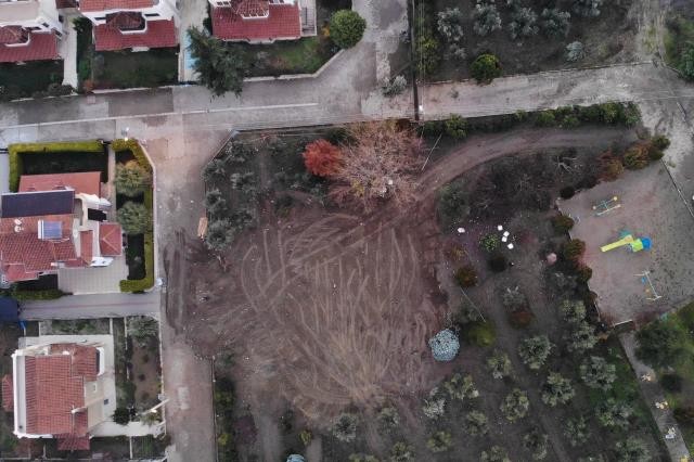 2 yaşlı uşaq və atası quyuya düşdü- İkisi də öldü (VİDEO)