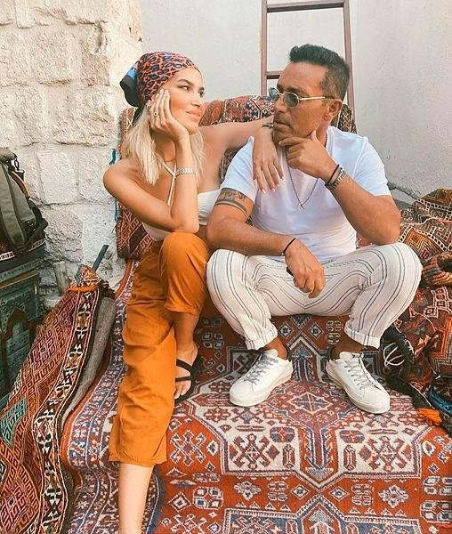 Məşhur müğənniyə həyat yoldaşı 85 min dollarlıq saat hədiyyə etdi- FOTO