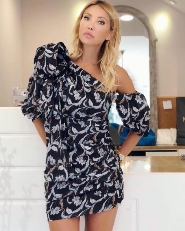 Məşhur modelSAXLANILDI (FOTOLAR)