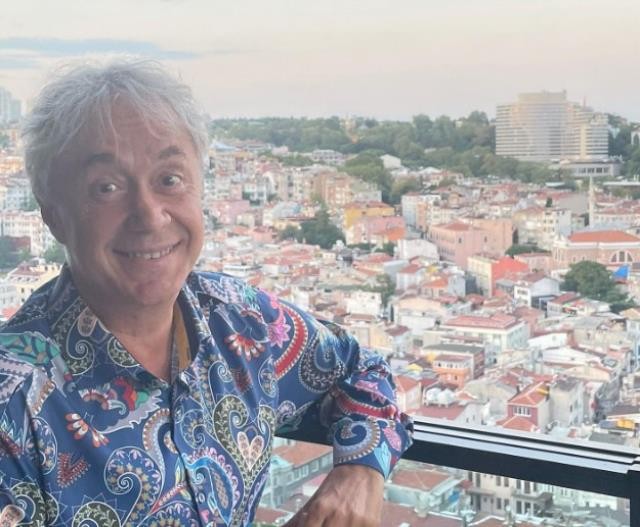 Məşhur teleaparıcı hava limanındaSAXLANILDI (FOTO)