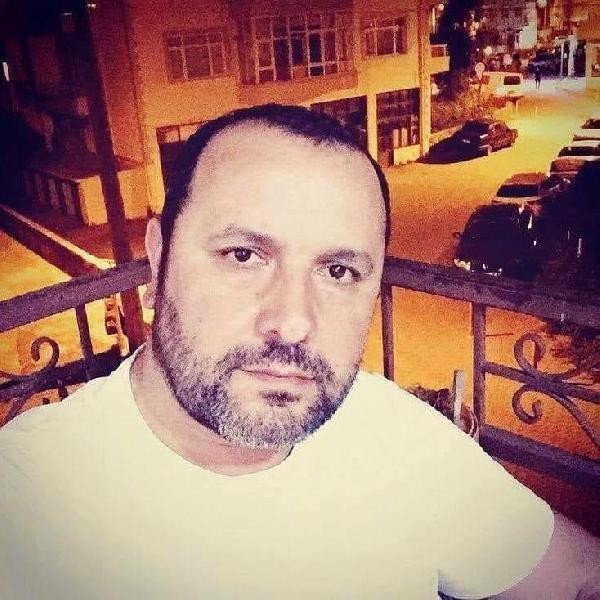 Psixoloji problemləri olan gəncatasını öldürdü, anasını yaraladı