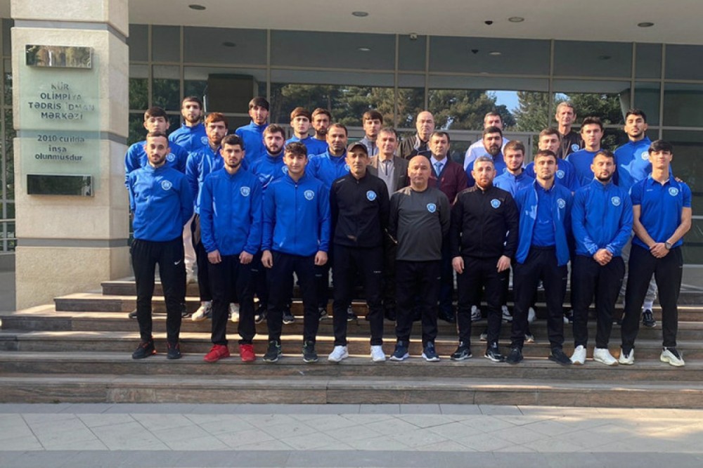 Azərbaycanda futbolçuları daşıyan avtobus qəzaya uğradı- FOTO