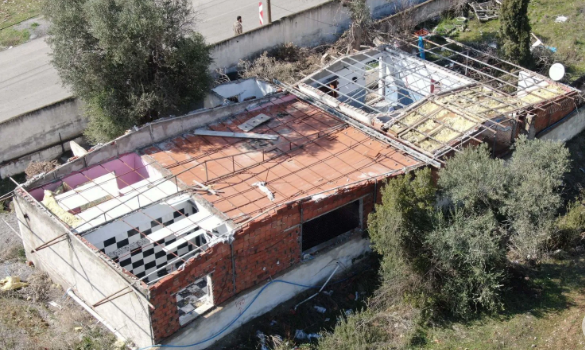 Qəribə HADİSƏ:Evin damını, qapı və pəncələrini oğurladılar