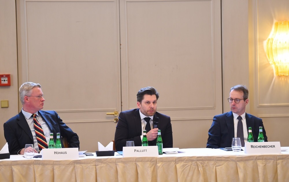 İlham Əliyev Berlində iş adamları ilə görüşdü -FOTOLAR (YENİLƏNİB)