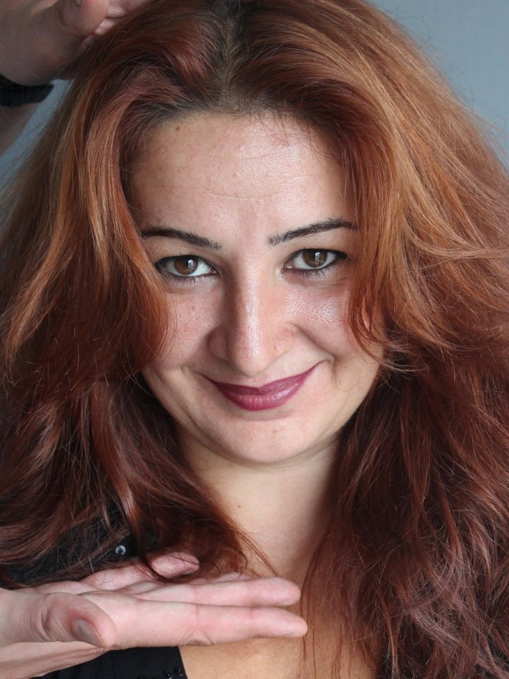 Aktrisa ölümdən döndü- Tikilməkdə olan binadan başına daş düşdü